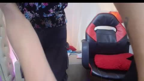 Snapshot of laurasofia45 chatting on July 8, 12:20 pm Laura Sofia online show from July 8, 12:20 pm