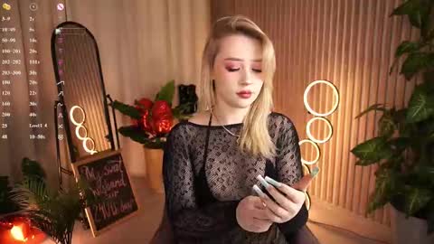  Laura  online show from February 18, 6:20 am