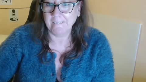 Snapshot of laureanne50 chatting on December 5, 3:50 pm laureanne online show from December 5, 3:50 pm