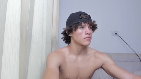 Laureent online show from December 31, 8:56 pm