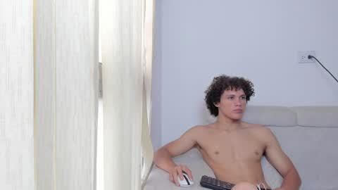 Laureent online show from January 2, 6:01 pm