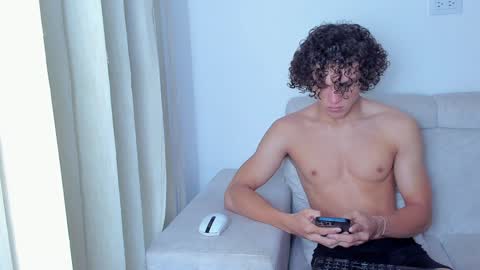 Laureent online show from January 24, 11:15 am