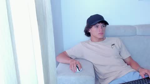 Laureent online show from January 26, 6:58 pm