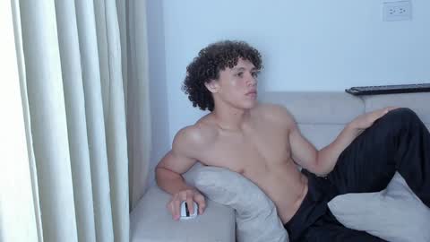 Laureent online show from February 8, 9:46 am