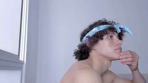 Laureent online show from February 18, 9:09 pm