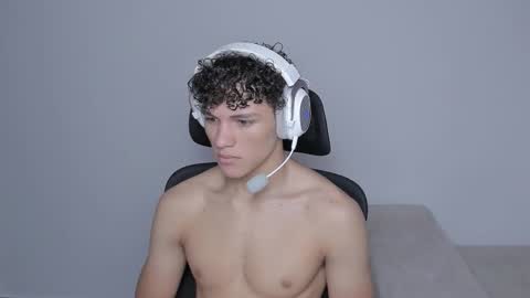 Laureent online show from September 14, 8:30 pm