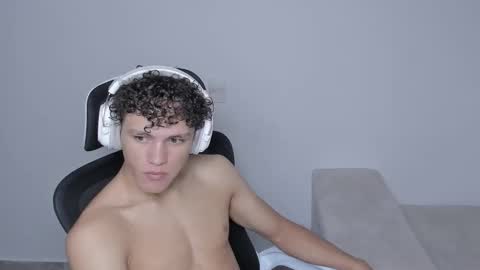 Laureent online show from September 15, 7:14 pm