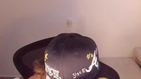 Laureent online show from December 18, 12:33 pm