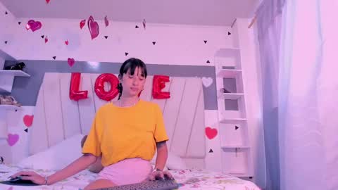 Laurem online show from February 27, 4:43 pm