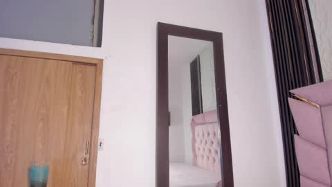 Laurem online show from February 5, 7:51 pm