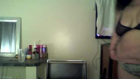 Lauren online show from February 11, 7:57 am