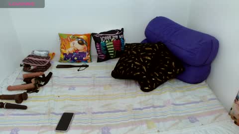 Snapshot of lauren_59 chatting on April 6, 7:37 pm Lauren online show from April 6, 7:37 pm