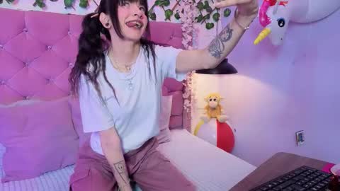 Snapshot of lauren_evans96 chatting on February 26, 4:00 am Lauren evans9 online show from February 26, 4:00 am