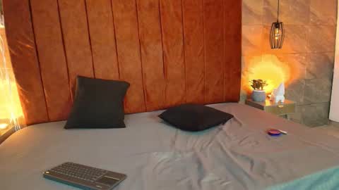 Snapshot of lauren_rouses chatting on March 21, 8:19 am lauren_rouses online show from March 21, 8:19 am