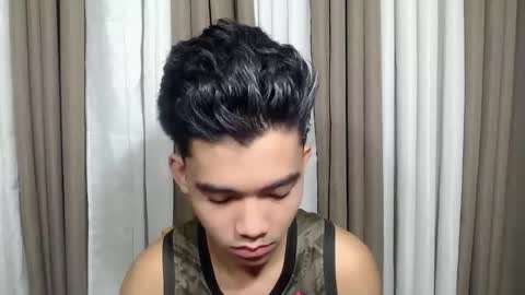 Snapshot of laurence_cuttieguyhere chatting on March 8, 6:01 pm laurence_cuttieguyhere online show from March 8, 6:01 pm