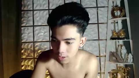 Snapshot of laurence_cuttieguyhere chatting on March 11, 6:25 pm laurence_cuttieguyhere online show from March 11, 6:25 pm