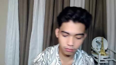 Snapshot of laurence_cuttieguyhere chatting on March 13, 6:14 pm laurence_cuttieguyhere online show from March 13, 6:14 pm