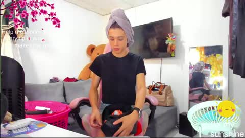 Snapshot of laurencesophiets chatting on April 29, 9:21 pm SF online show from April 29, 9:21 pm