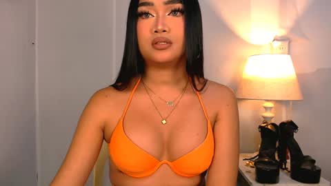 Snapshot of laurenfox16 chatting on June 27, 6:02 pm chloe3 online show from June 27, 6:02 pm