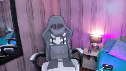 LaurenHazel  online show from December 17, 8:48 pm