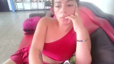 Snapshot of laurenhot94 chatting on November 1, 6:32 pm laurenhot94 online show from November 1, 6:32 pm