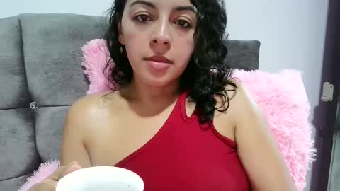 Snapshot of laurenhot94 chatting on November 10, 3:00 pm laurenhot94 online show from November 10, 3:00 pm