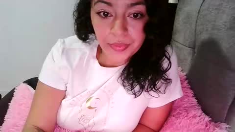 Snapshot of laurenhot94 chatting on December 5, 7:10 pm laurenhot94 online show from December 5, 7:10 pm