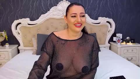 Snapshot of laurenjenssen chatting on November 22, 8:57 am Laura online show from November 22, 8:57 am