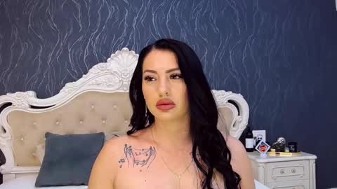 Snapshot of laurenjenssen chatting on November 30, 9:02 am Laura online show from November 30, 9:02 am