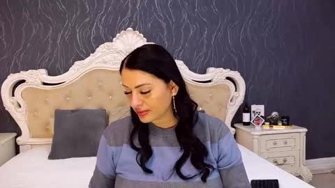 Snapshot of laurenjenssen chatting on December 1, 8:08 am Laura online show from December 1, 8:08 am