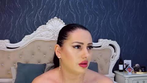 Snapshot of laurenjenssen chatting on December 3, 3:54 pm Laura online show from December 3, 3:54 pm