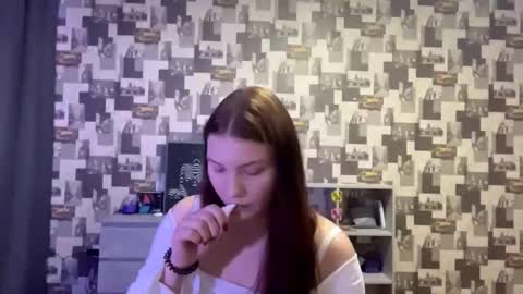Hannah online show from September 9, 4:17 pm
