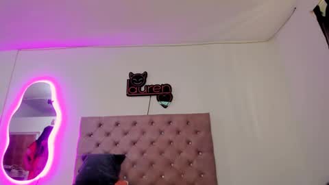 laurenlaine online show from February 11, 6:55 pm