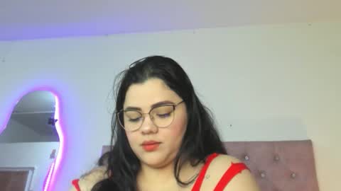 laurenlaine online show from February 4, 11:49 am