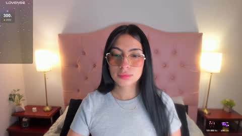 laurenn_smitth online show from December 2, 12:29 pm