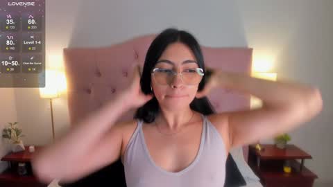 laurenn_smitth online show from December 9, 12:30 pm