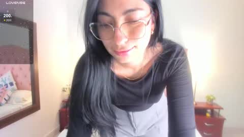 laurenn_smitth online show from February 12, 6:40 pm
