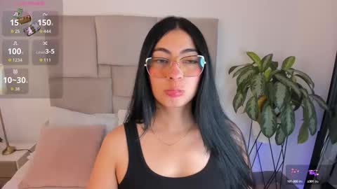 laurenn_smitth online show from October 6, 12:46 pm