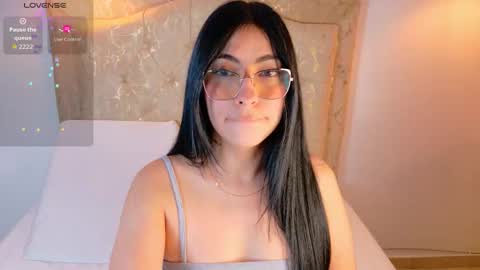 laurenn_smitth online show from January 15, 12:43 pm