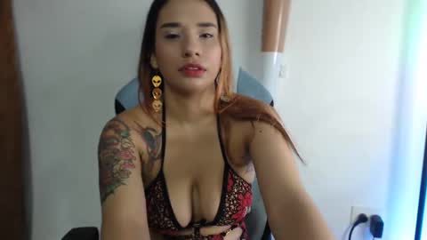 Snapshot of laurenphillipsx chatting on December 6, 11:14 pm Lauren online show from December 6, 11:14 pm