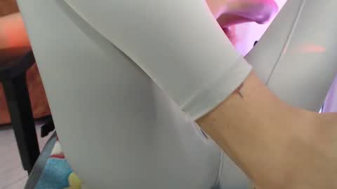 Snapshot of laurenphillipsx chatting on February 5, 3:09 pm Lauren online show from February 5, 3:09 pm