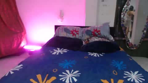 Snapshot of laurenphillipsx chatting on October 3, 8:50 pm Lauren online show from October 3, 8:50 pm