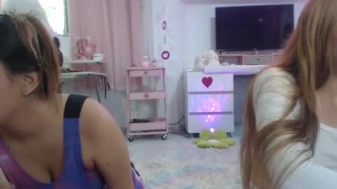 Lauren online show from February 25, 2:37 pm