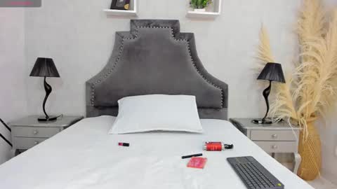 Lauren  online show from December 18, 3:07 pm