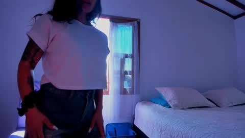 Lucie  online show from February 12, 3:05 pm