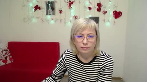 Lauren online show from February 8, 5:33 am