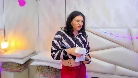 Laurent online show from December 18, 10:43 am