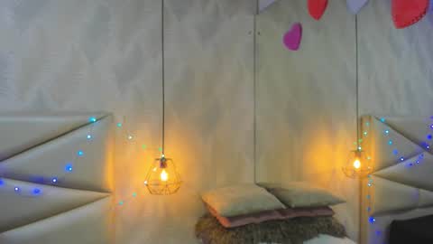 Laurent online show from December 21, 10:44 am