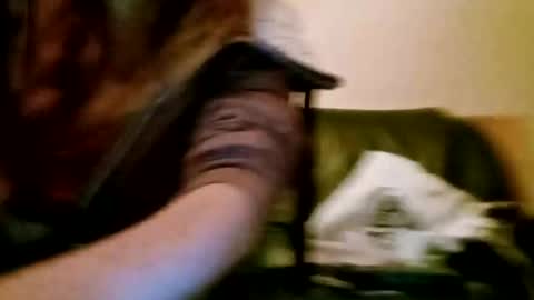 Snapshot of lauriehotxxx chatting on December 3, 4:39 pm lauriehotxxx online show from December 3, 4:39 pm