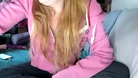 Snapshot of lauriehotxxx chatting on February 11, 5:29 pm lauriehotxxx online show from February 11, 5:29 pm